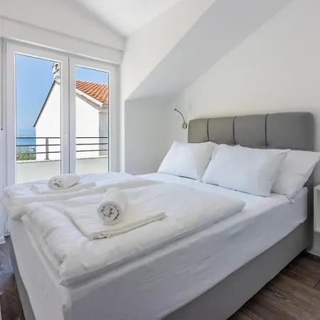 Luxury Apartments Lovorka 3 & 4***/**** Selce Exterior photo