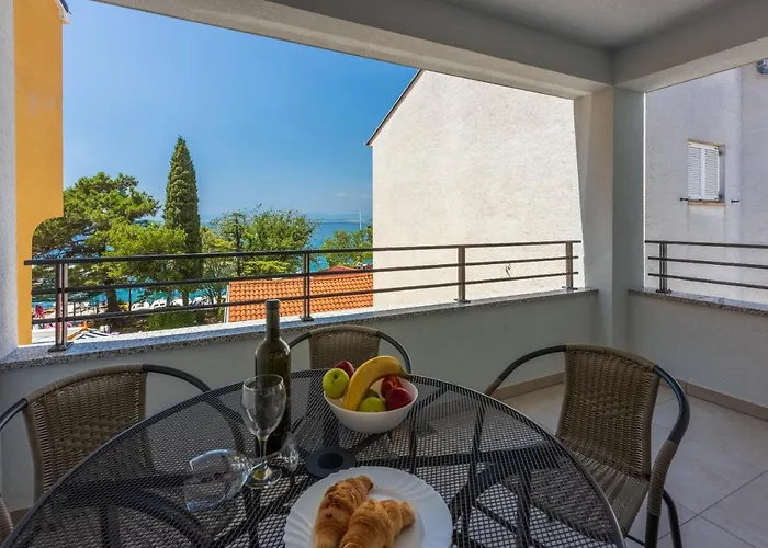 Luxury Apartments Lovorka 3 & 4***/****