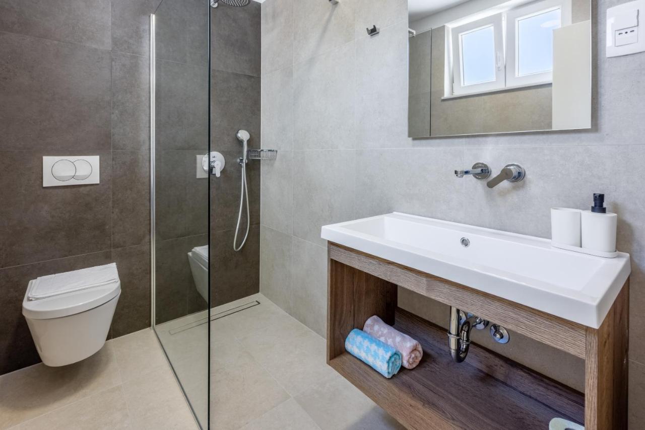 Luxury Lovorka 3 & 4***/**** Apartment *