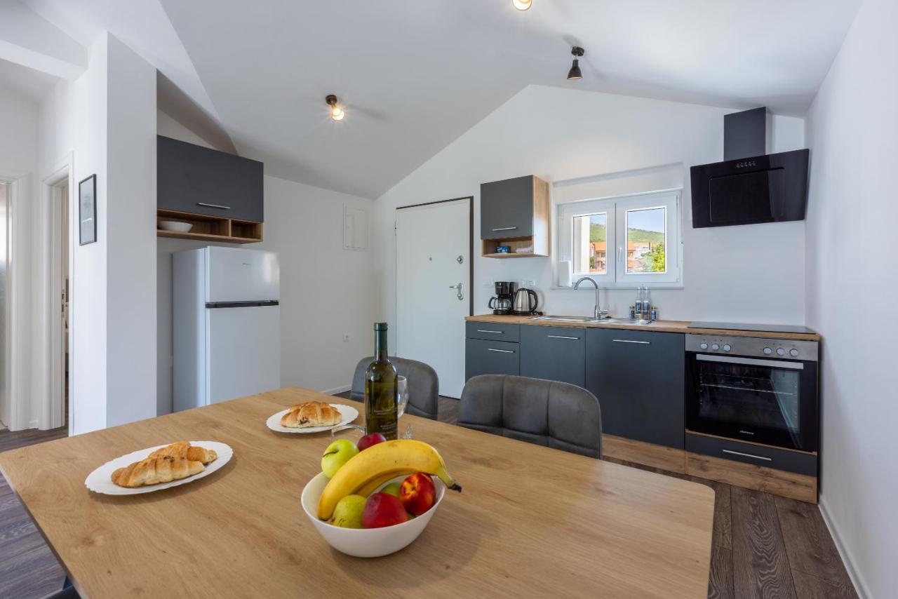 Luxury Lovorka 3 & 4***/**** Apartment *