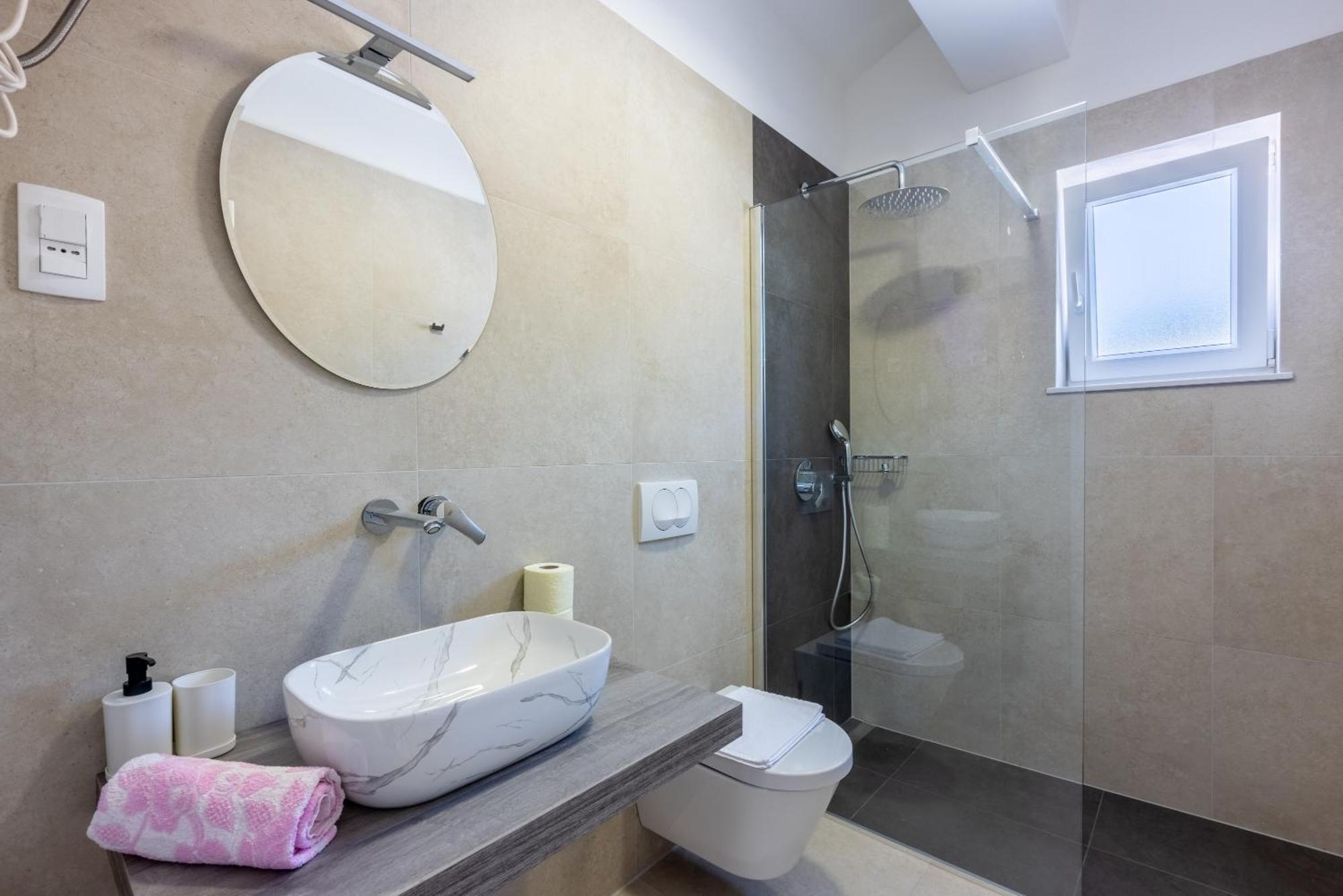 Luxury Lovorka 3 & 4***/**** Apartment *