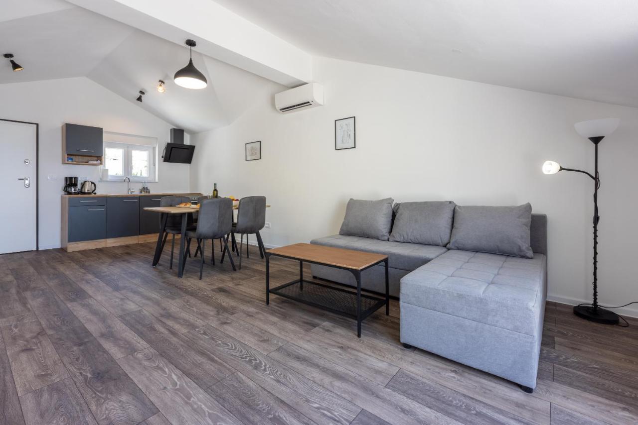 Luxury Lovorka 3 & 4***/**** Apartment *