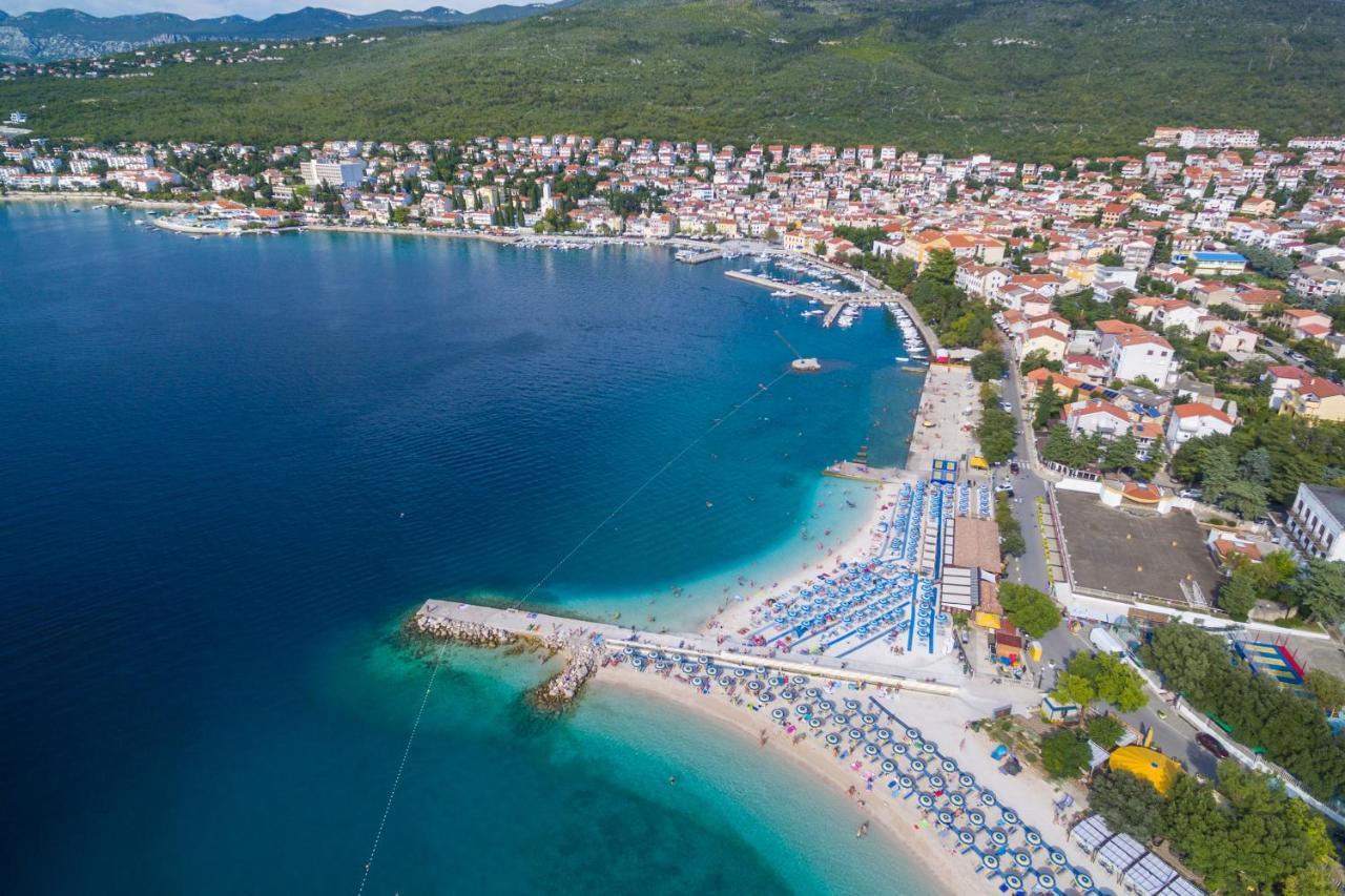 Luxury Lovorka 3 & 4***/**** Apartment Selce