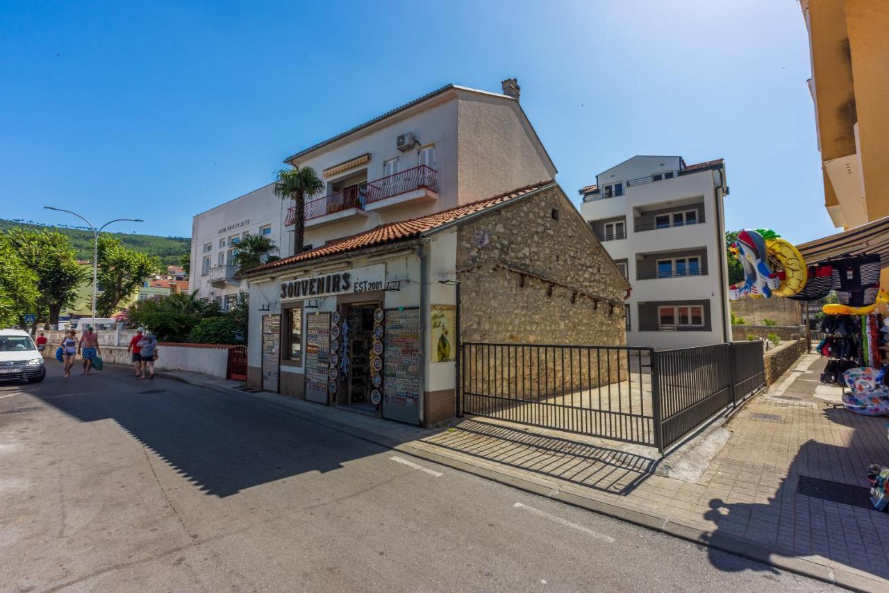 Luxury Lovorka 3 & 4***/**** Apartment